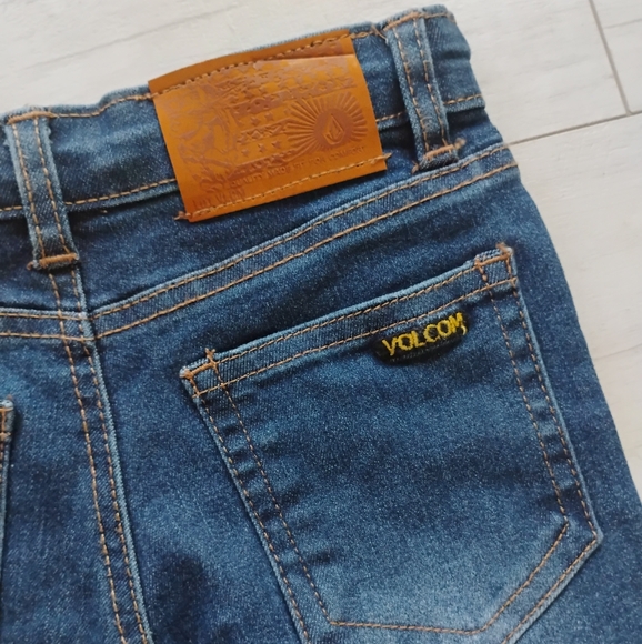 VOLCOM NEW Baby Retro Crewneck Sweatshirt & Denim Pants - Picture 12 of 16